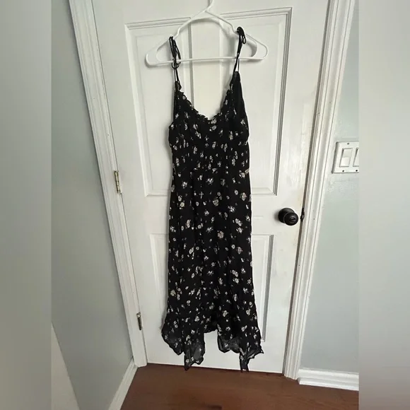 Reformation Embry dress in color Daisy, size 12 - Picture 3 of 4